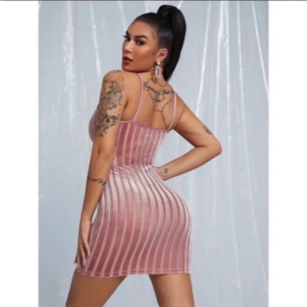 PINK VELVET SPAGHETTI STRAP BODY CON DRESS - Picture 5 of 11